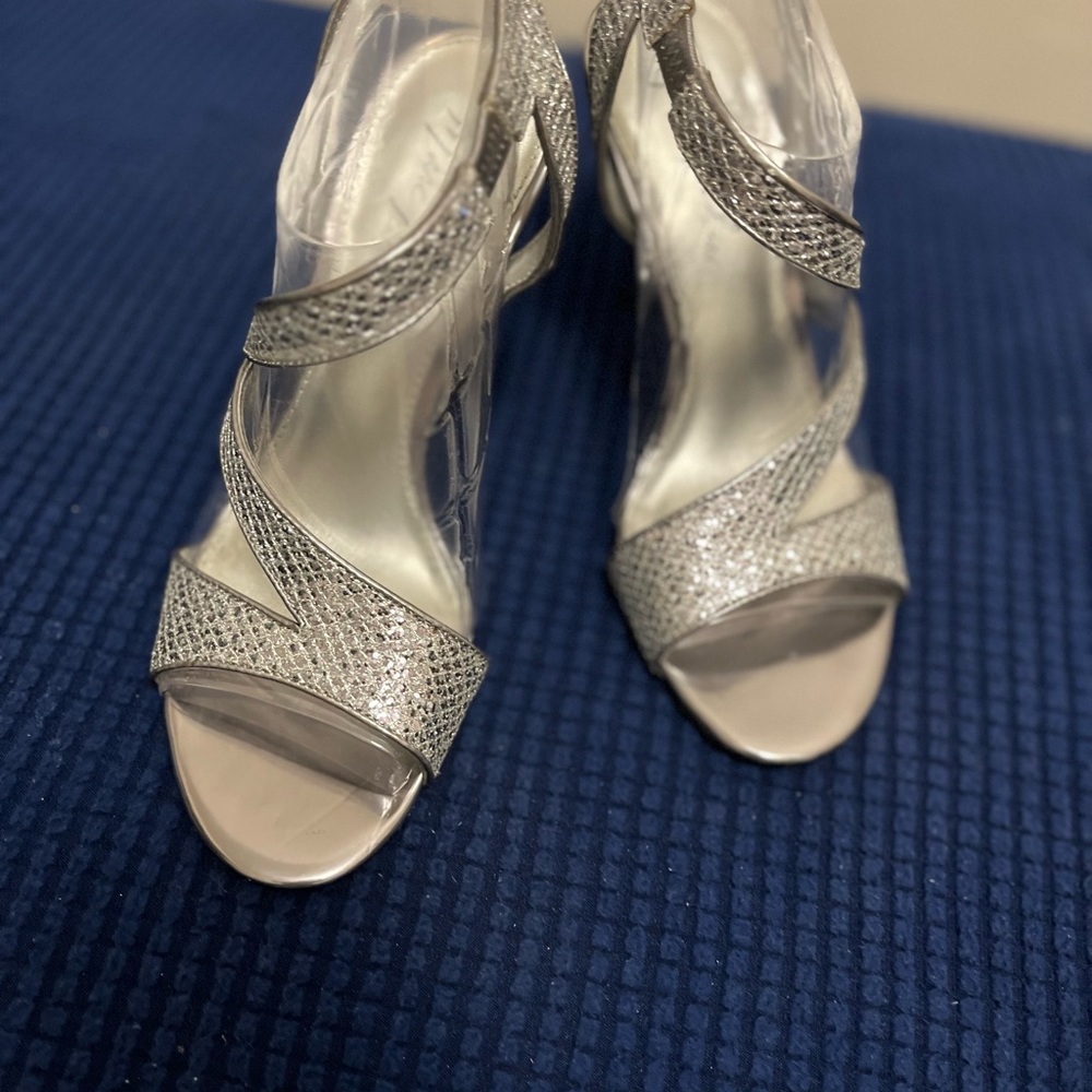 Sexy, beautiful and comfortable. What a combination!